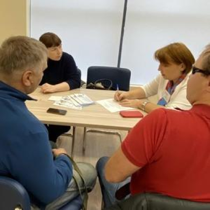 Учредители "Гармонии" и соискатели рабочего места...